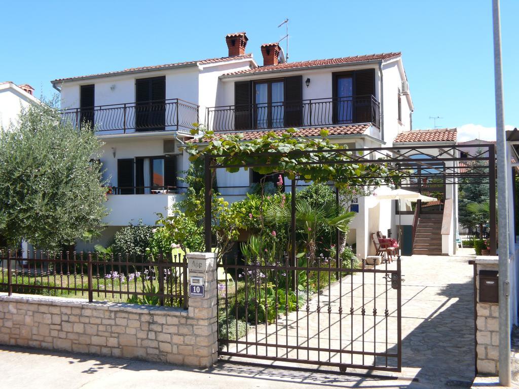 Apartment Marijana Poreč Exteriör bild